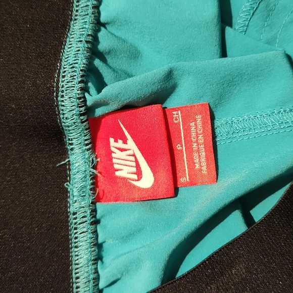 Nike shorts - Picture 3 of 4